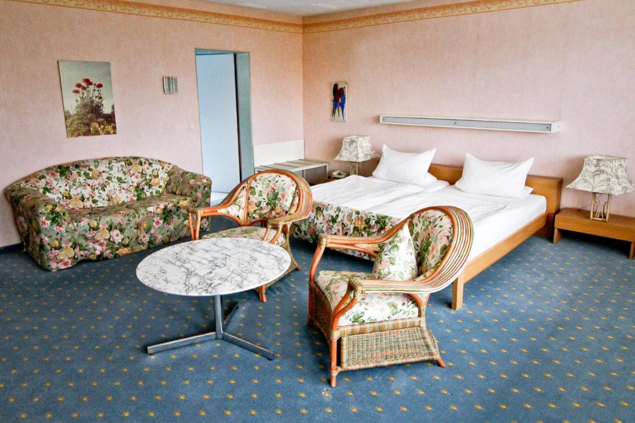 Waldhotel Stein Selbitz Bagian luar foto