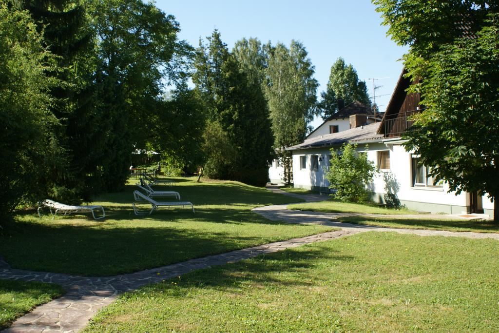 Waldhotel Stein Selbitz Bagian luar foto